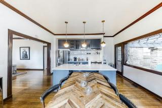 The Howe House - 6