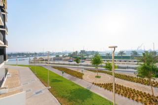 Relaxed Luxe Studio - Elegant City Escape - 6