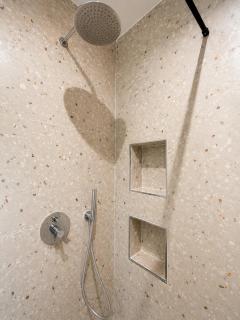 R&Rs STUDIO APART - 1
