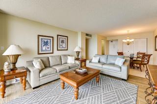 Beachfront Marco Island Condo w/ Pool Access! - 2