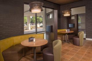Courtyard by Marriott Hershey Chocolate Avenue - 5