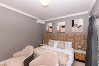 Summerstrand Luxe Villa - 1
