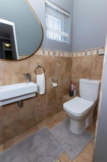 Summerstrand Luxe Villa - 2