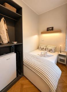 City Center Studio Apartment Close to NewYork Café - 4