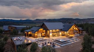 Zion Luxury Estate, Hot Tub, Theater & Fire Pits - 2