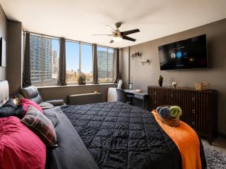Beautiful 3BR Condo in DTWN Pool Access - 8