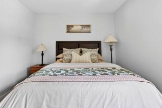 NEW! Bright Golf Getaway Fireplace & Pools - 7