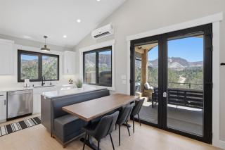 Stunning Cliff Views, Private Hot Tub, Sauna & Gym - 3