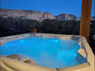Stunning Cliff Views, Private Hot Tub, Sauna & Gym - 1