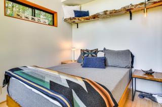 Modern PNW Cabin Escape: 4 Mi to St Helens - 4