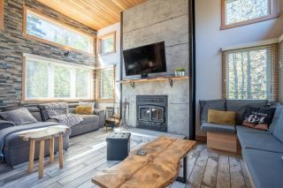 NEW! Forest Retreat Spa, Sauna & Peaceful Views! - 9