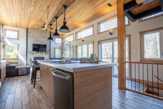 NEW! Forest Retreat Spa, Sauna & Peaceful Views! - 3