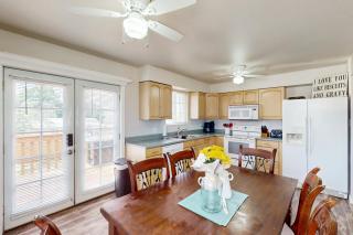 History, Hikes & Cozy Nights: Parowan Gem w/ Deck! - 9