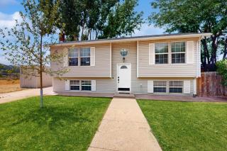 History, Hikes & Cozy Nights: Parowan Gem w/ Deck! - 7