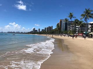 201 Apt com 3 Quartos Varanda Piscina Praia - 0