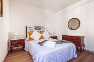 Elegant Sanctuary Close to the Royal Palace Aluche - 1