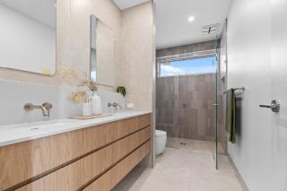 Southside Sanctuary - Architectural Retreat by Beach - 4