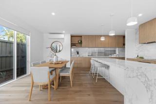 Southside Sanctuary - Architectural Retreat by Beach - 1