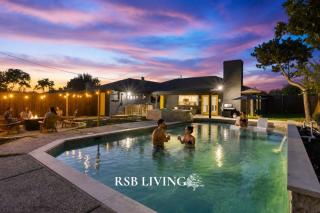 Posh 6BR 2,5BA Holiday Home with Pool, Media-Game Room & Hot Tub - 0