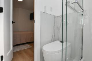 Chic 4BR Stay-Steps Away From Central Park - 6