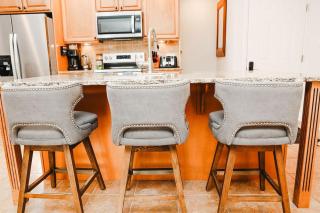 NEWLY REMODELED FOUR BEDROOM All SEASON CONDO W MOUNTAIN VIEWS - 3