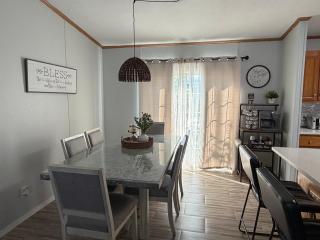 Comfortable and Spacious Space for Families - 2