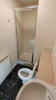 Sun Gardens Spacious Home for Large Groups with Free Parking - 4