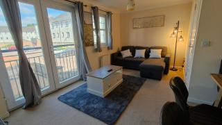 Sun Gardens Spacious Home for Large Groups with Free Parking - 0