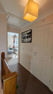 Sun Gardens Spacious Home for Large Groups with Free Parking - 2