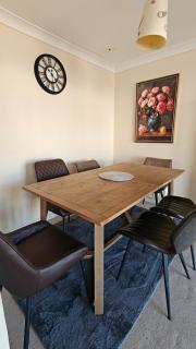 Sun Gardens Spacious Home for Large Groups with Free Parking - 3