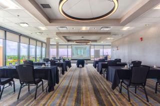 Holiday Inn Miami International Airport by IHG - 8
