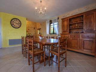 Holiday Home in Montcléra with Barbecue - 3