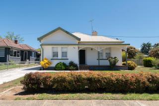 Anson Cottage - 1900s CBD Home, Private & Practical - Orange - 0