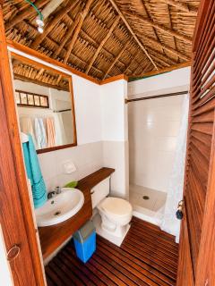 Cabaña ecológica frente al mar en isla fuerte - 8