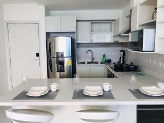 Grand Diamond Beach - Luxury Oceanfront Suite - 3