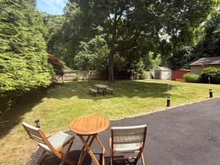 Cozy Bridgehampton Sag Harbor Cottage with Hot Tub & Fire Pit - 1