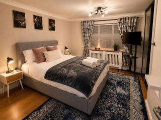 Cozy 2-Bed Home Near University Hospital Coventry - 0