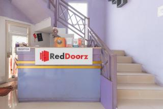 RedDoorz Plus @ Tuparev Cirebon 2 - 5