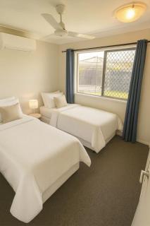 Bright Family Retreat - Quiet Caboolture Stay - Holiday Home - 2