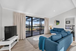 Sea Break - Middleton Beach Holiday House with Ocean View - 4