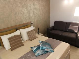 Comfortable Croatian Couple Retreat - 3