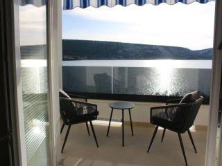Comfortable Croatian Couple Retreat - 6