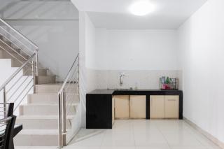 RedDoorz near Siloam Hospital Palembang - 8