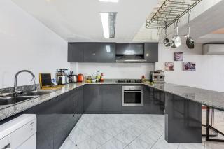 Amazing Seaviews - Huge Patong Apartment - 7