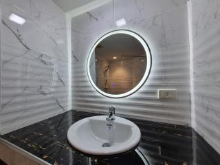 Amazing Seaviews - Huge Patong Apartment - 5
