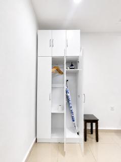 Pasir Gudang Guestroom with Netflix - 1