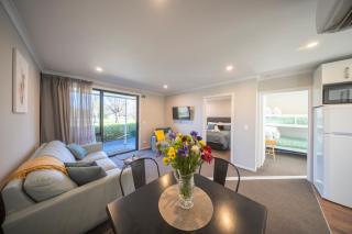 Dusky Hunting Unit - Te Anau Holiday Home - 9