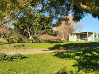 The Hilltop Farm Cabin Retreat - 1