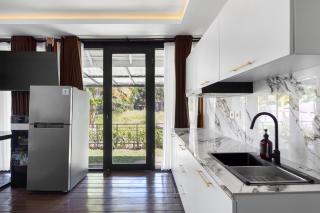Luxury Wooden House - 7