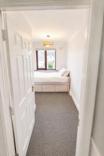 Ardee Retreat - Sleeps 6, Garden, Walk to Town - 4